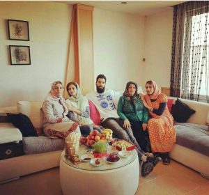 photo 2017 03 31 22 25 19 300x280 - محمد موسوی: شاید به خاطر بالا رفتن سنم باشد اما تغییر فاز داده و گوشه گیر شده ام/ اینستاگرامم را 2-3 روز یکبار چک می کنم