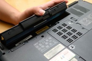 85aaba91 3e80 41c5 8854 7f6bf972b366 300x200 - 5 مشکل رایج لپ تاپ و راهکار رفع آن&zwnj;ها