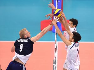 PolandsJakubZiobrowskitryingtosc 300x225 - شکست تلخ جوانان ایران در یک قدمی نیمه نهایی مقابل عقاب ها