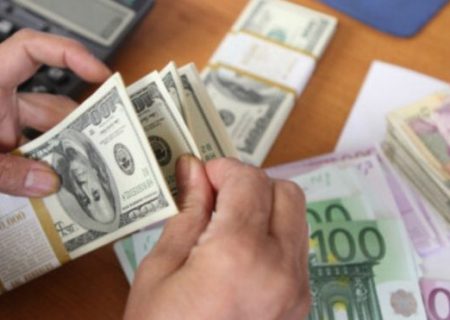 بانک‌های ایرانی ‘مجاز به معامله آزاد ارز می‌شوند’