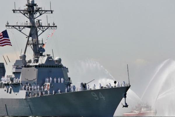 تنش بین ایران و آمریکا در تنگه هرمز/ رهگیری سریع ناو آمریکایی