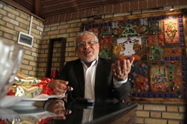 بادامچیان:به‌احمدی‌نژاد گفتم مثل بازیکن‌ذخیره روی‌نیمکت بنشین!