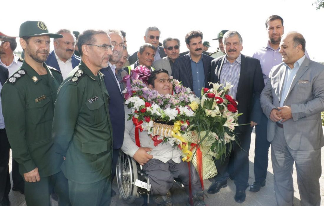 استقبال گرم مردم، مدیران استانی و نمایندگان مجلس از جهان پهلوان سیامند رحمان