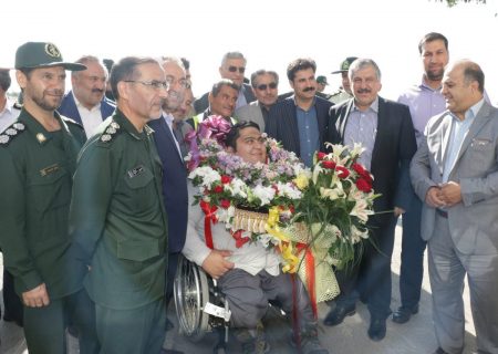 استقبال گرم مردم، مدیران استانی و نمایندگان مجلس از جهان پهلوان سیامند رحمان