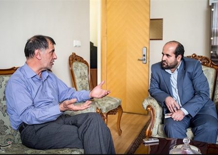 اشتباه استراتژیک روحانی در اقتصاد/ مردم مزه کاهش تورم را نچشیدند/ رکود اقتصاد را فریز کرد/ آمریکا در اجرای برجام زیاد شیطنت می‌کند