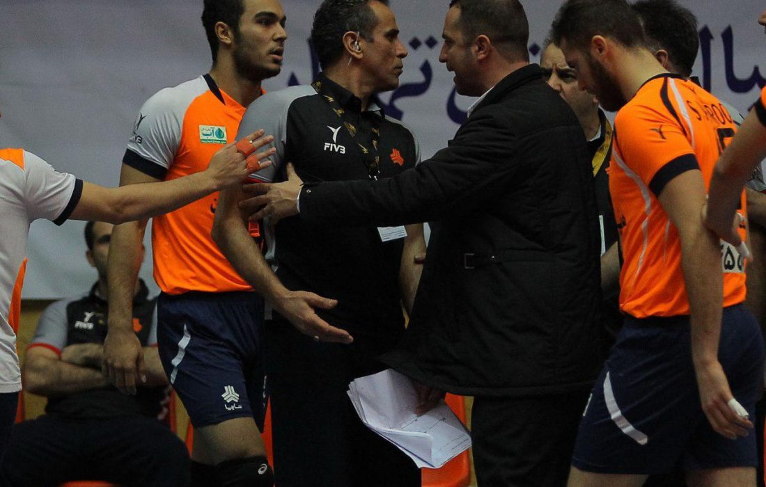 مسعود آرمات:متاسفم که بازیکن حریف از زیر تور به من فحاشی می‌کند