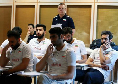 اولین نشست کولاکوویچ با حضور تمام بازیکنان تیم ملی برگزار شد/ قوانین جالب آقای ایگور!