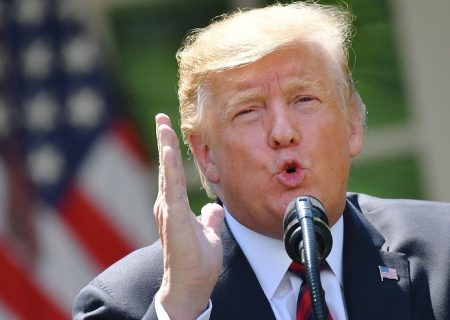 ترامپ: ایران، عامل حمله به نفتکش هاست / ویدیوی نیروی دریایی آمریکا ثابت می کند حمله واقعا کار تهران بوده / ایران نمی تواند به مدت طولانی تنگه هرمز را بسته نگه دارد