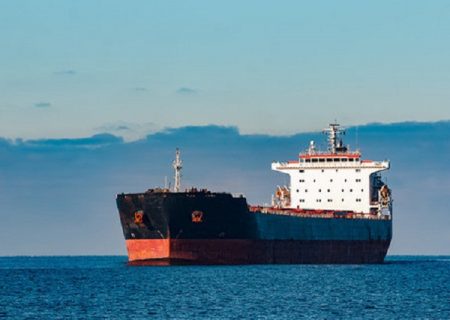 اسناد روی محموله نفت کش توقیفی نشان دهنده عراقی بودن آن است، اما آمریکا اصرار دارد که ایرانی است / روزانه ۳۰۰ هزار بشکه نفت ایران به چین صادر می‌شود اما نه آمریکا و نه انگلیس، نمی‌توانند به آن اعتراض کنند / اینکه مصر اجازه عبور یک نفتکش به مقصد سوریه از کانال سوئز را نداده، یک تراژدی عربی است