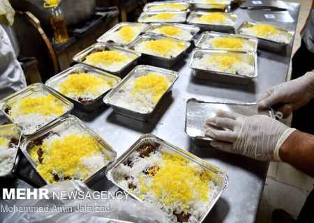 بیش از ۱۵ هزار پرس غذای گرم در آذربایجان غربی طبخ و توزیع می شود