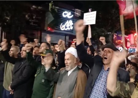 خیابان های سلماس به سنگر حمایت از انقلاب و رهبری تبدیل شده اند