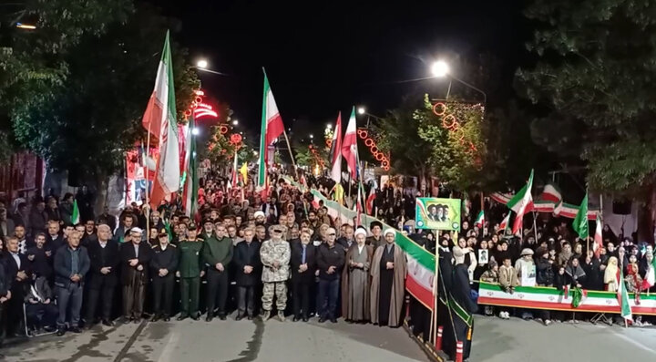 سلماسی ها در تداوم شب های اقتدار ملی در خیابان ایستاده اند