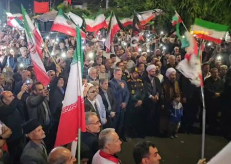 مردم خوی پای انقلاب و رهبری ایستاده‌اند
