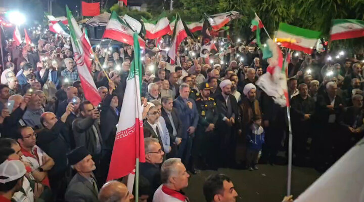 مردم خوی پای انقلاب و رهبری ایستادهاند