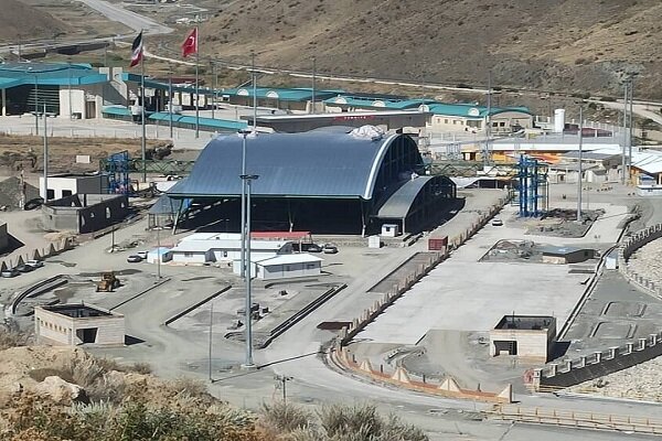 پایانه مرزی رازی قطب تجارت شمالغرب کشور؛ صادرات ۷۰ درصد رشد یافت