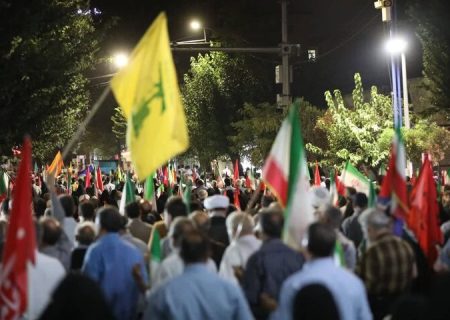 ۲۰۴ شب ایستادگی و همدلی مردم ولایی ارومیه در اجتماع شبانه